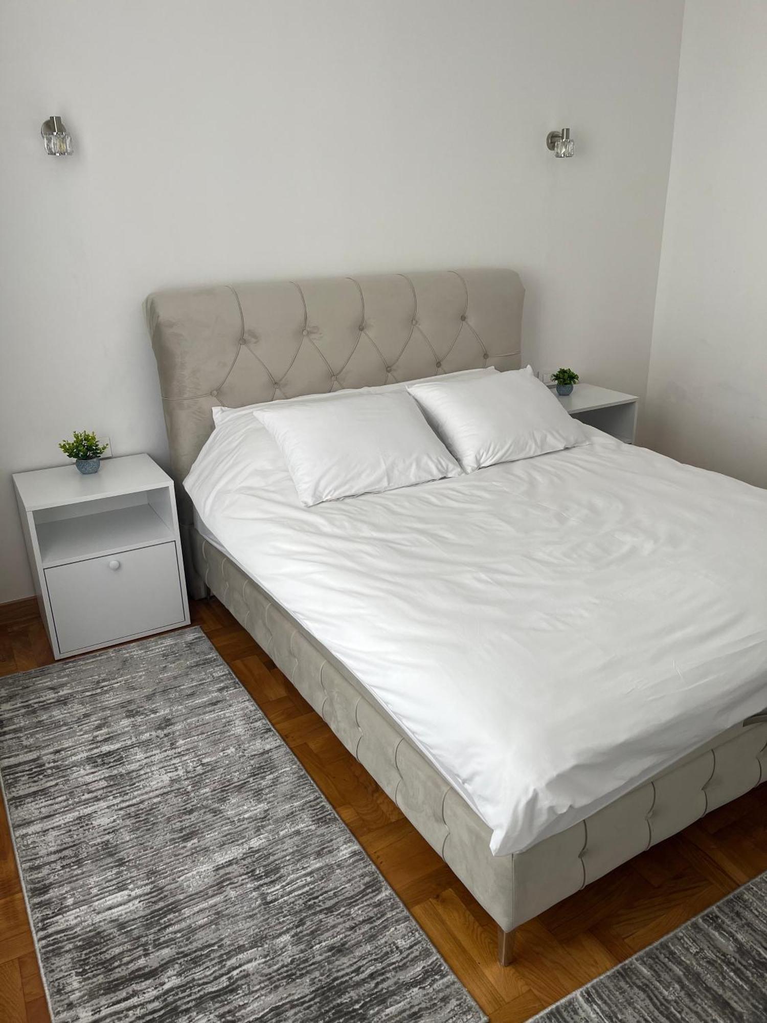 Sarajevo Luxury Apartment - 50 M From Old Sarajevo Clock Tower Exterior photo